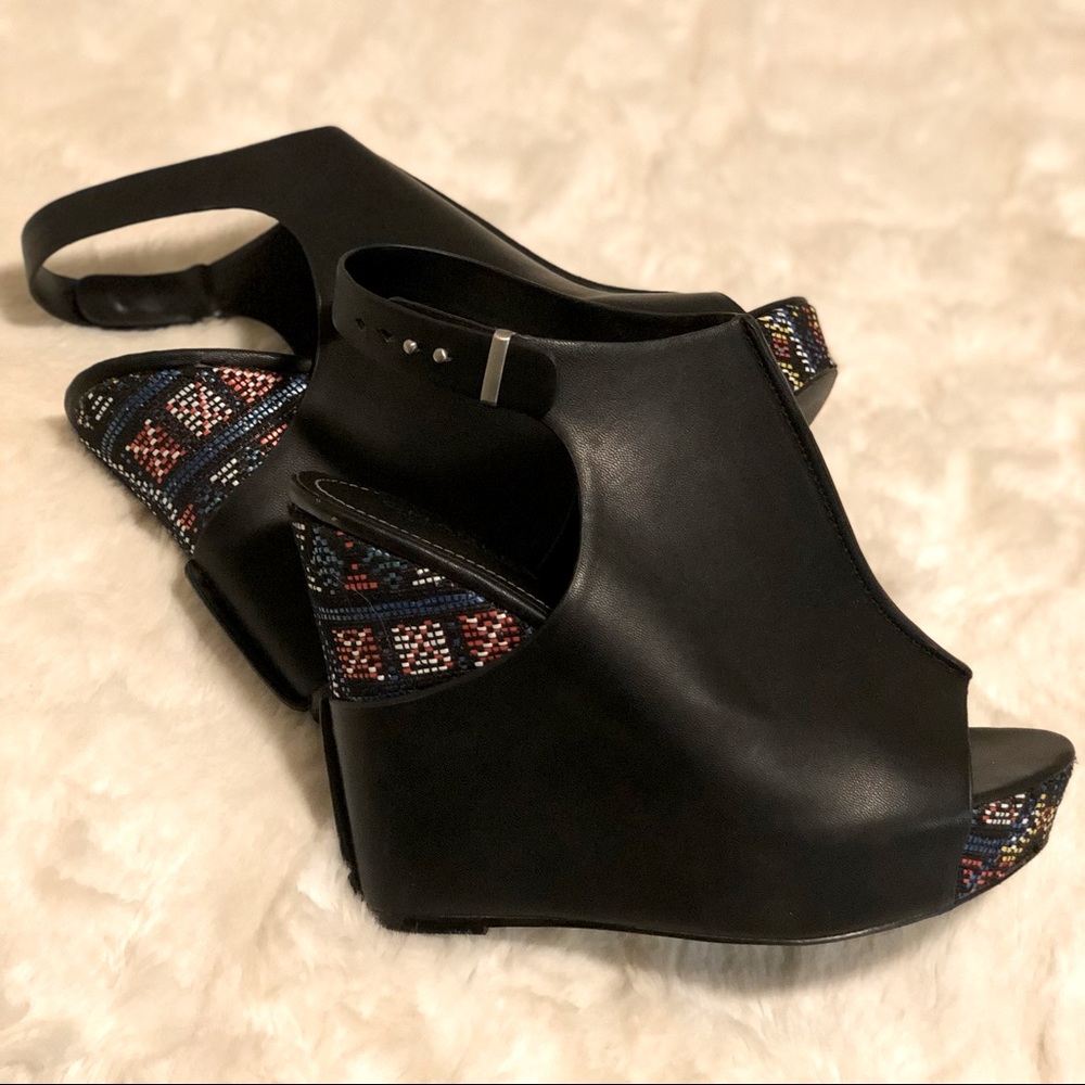 Charles by Charles David Ames Hooded Wedge, Black and Multi-Color Diamond Tribal